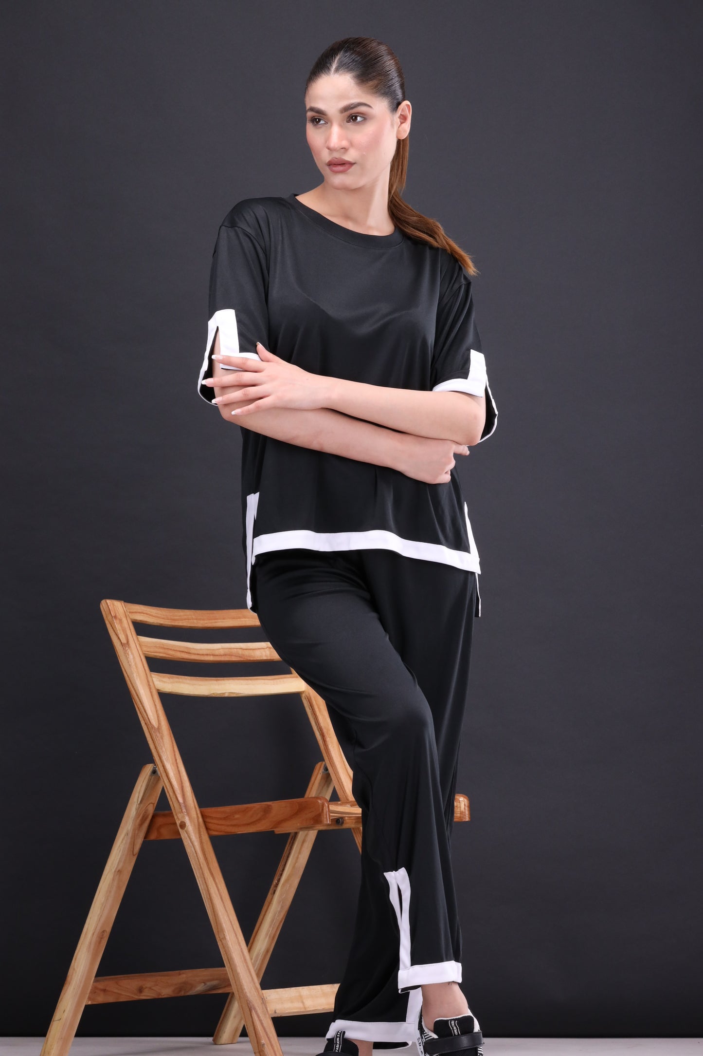 Black contrast cord set